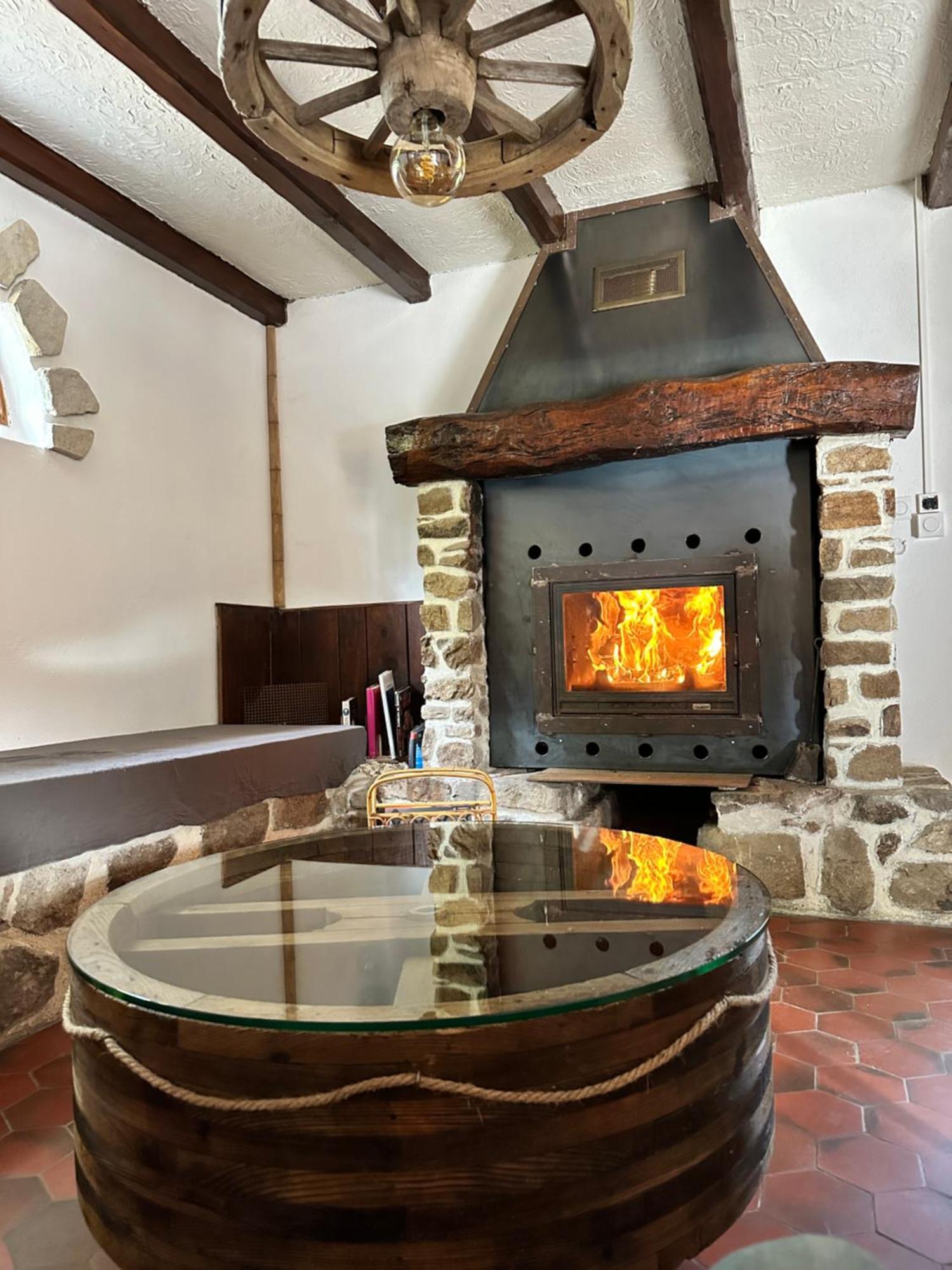Au Coeur Du Vignoble Cognacais Villa Gondeville Luaran gambar
