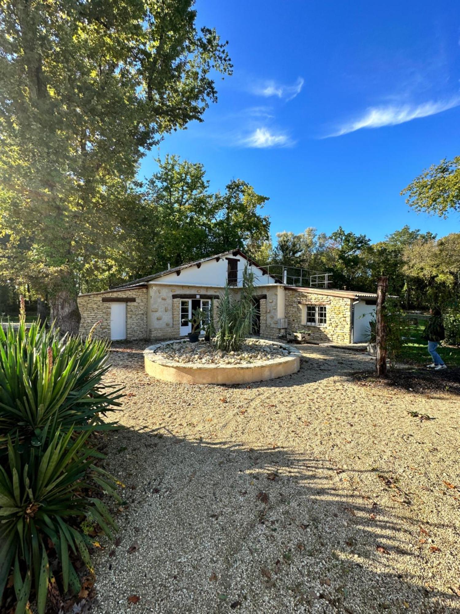Au Coeur Du Vignoble Cognacais Villa Gondeville Luaran gambar